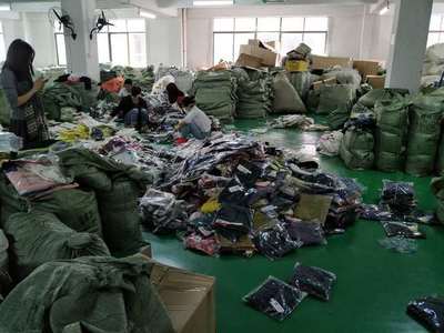 品牌女裝折扣店 是舊衣服的新出路，還是服裝批發(fā)的時(shí)尚密碼？